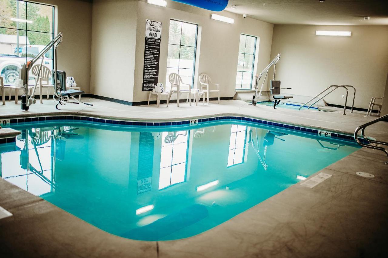 Cobblestone Hotel & Suites إنترناشونال فولز المظهر الخارجي الصورة