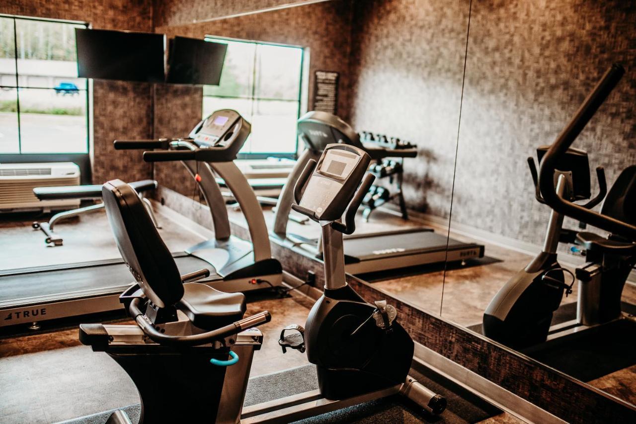 Cobblestone Hotel & Suites إنترناشونال فولز المظهر الخارجي الصورة