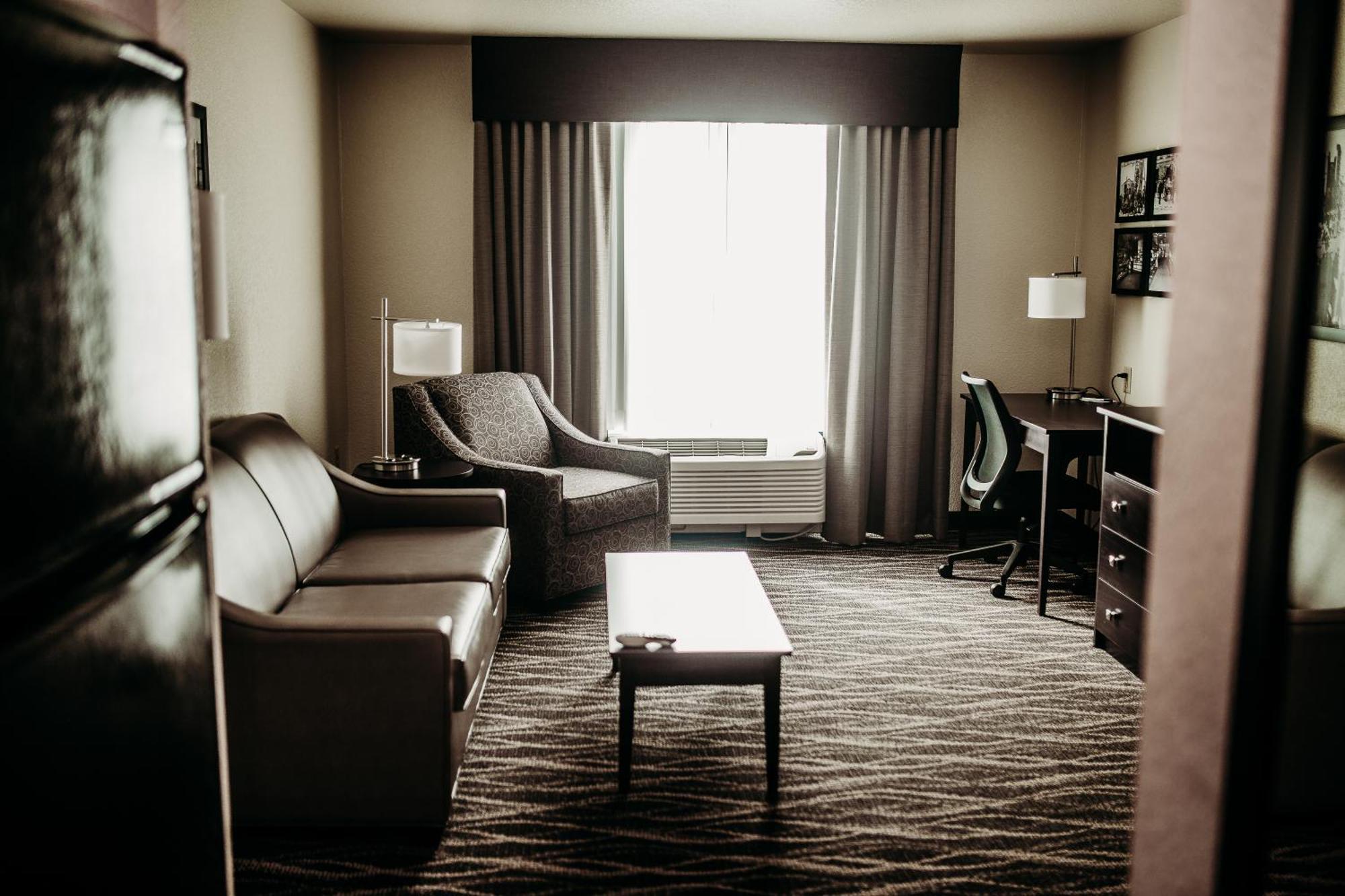 Cobblestone Hotel & Suites إنترناشونال فولز المظهر الخارجي الصورة