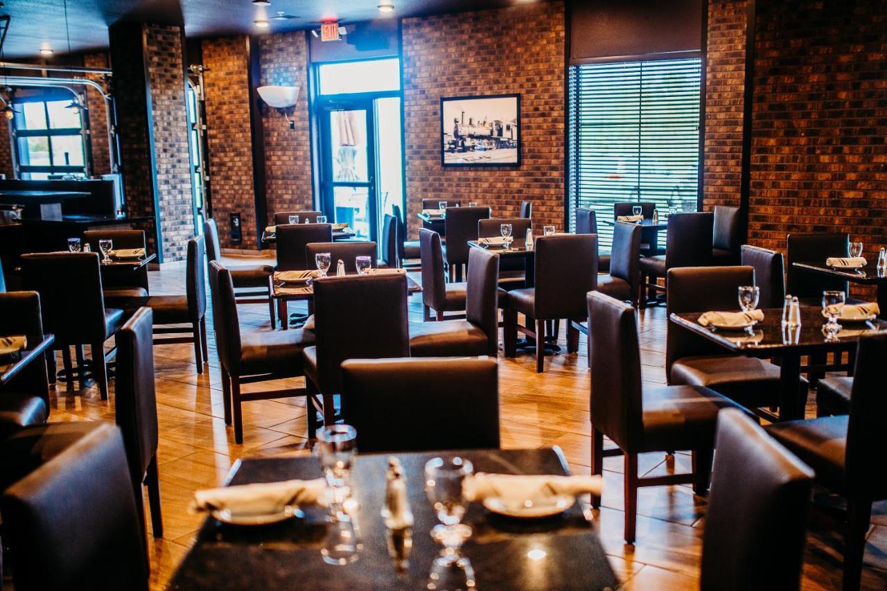 Cobblestone Hotel & Suites إنترناشونال فولز المظهر الخارجي الصورة